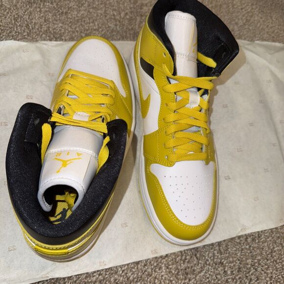 Nike Air Jordan 1 Mid Vivid Sulfur Yellow White BQ6472-170 Unisex Wmns Size 8.5 - Picture 2 of 7